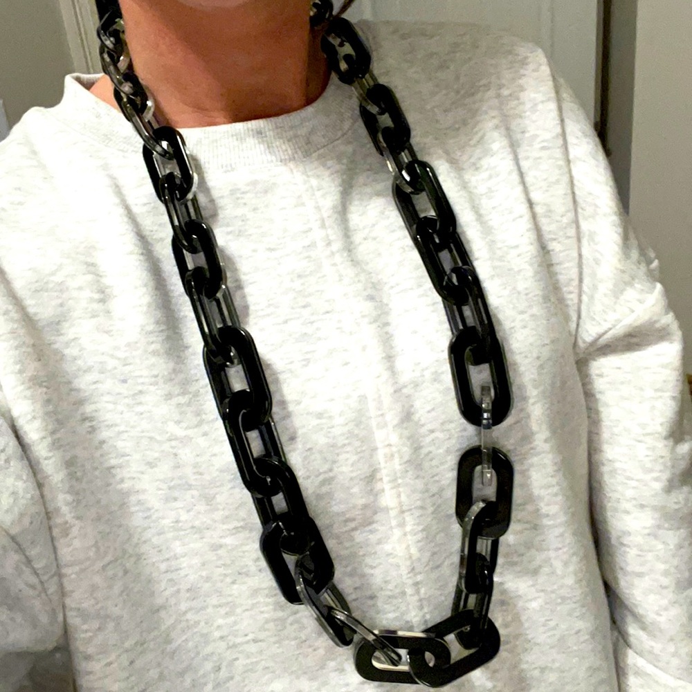 Acrylic chain necklace with matching earrings